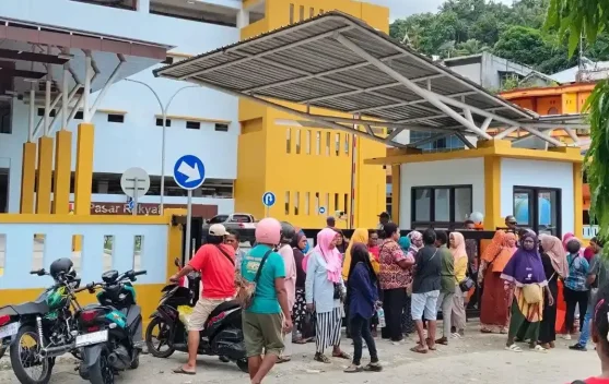 Penumpukan angkot dan ojek picu pemerintah benahi lalu lintas Thumburuni.