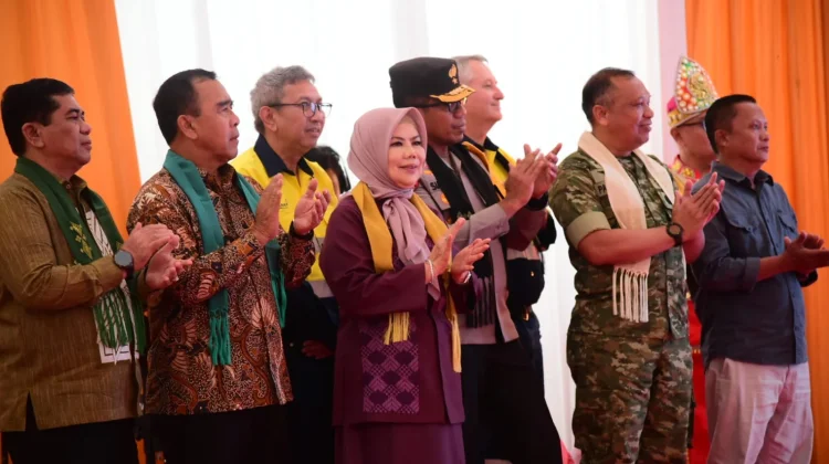 Saksikan Penuangan Emas Perdana, Gubernur-Wagub Tekankan Kepatuhan AMD