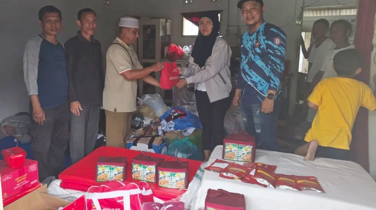 Dinsos Dukcapil Salurkan Bantuan Korban Kebakaran