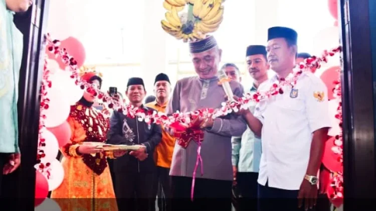 Bupati Saipul Resmikan Kantor Desa Omayuwa