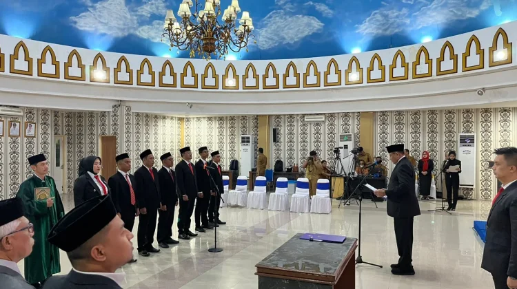 Lantik Tujuh Anggota KPID Baru, Gubernur Ingatkan Lima Poin Penting