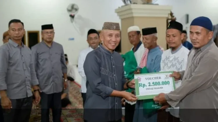 Wabup Pohuwato Tarawih di Lemito