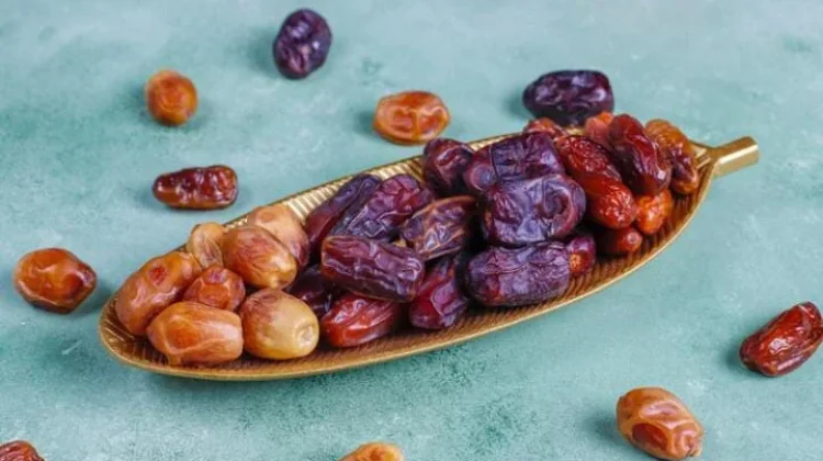 Manfaat Mengonsumsi Buah Kurma Saat Buka Puasa