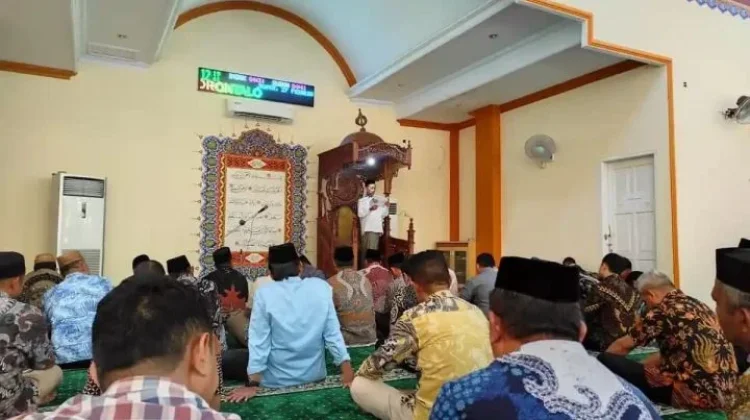 Khutbah Jumat Kadinkes P2KB Paparkan Konsep Taqwa Berbasis Ilmiah