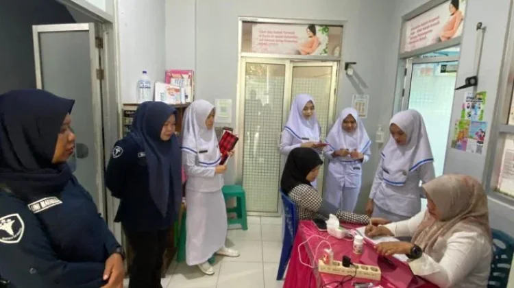 Sidokkes Polresta Gorontalo Kota Dampingi Pemeriksaan Ibu Hamil