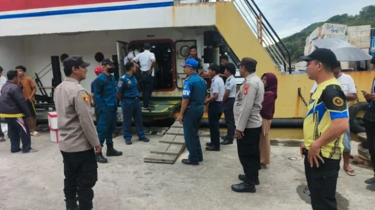 Polsek KPG Polresta Gorontalo Kota Amankan Keberangkatan KM Sabuk Nusantara
