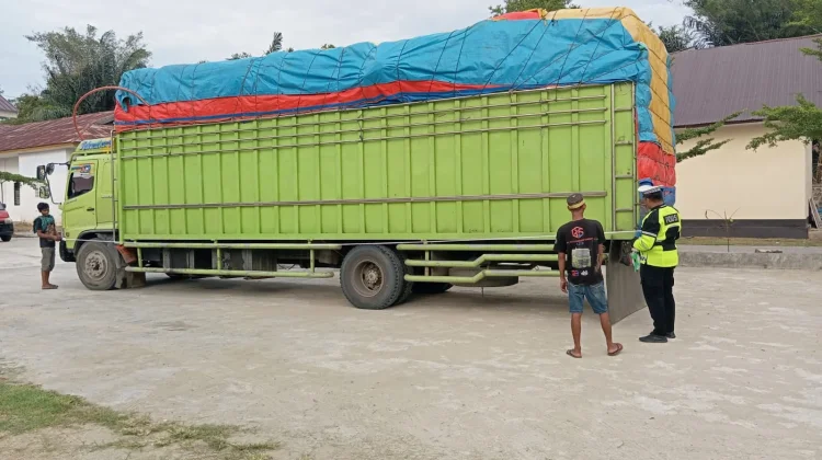 Kapolda Gorontalo Turun Tangan Langsung Amankan Truk ODOL