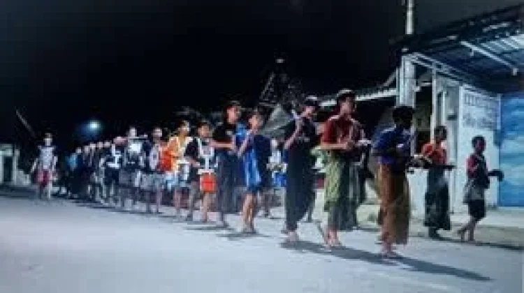 Tradisi Membangunkan Sahur yang Menghidupkan Ramadan