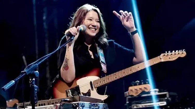 Aksi Nyata Danilla Riyadi Kurangi Sampah Plastik