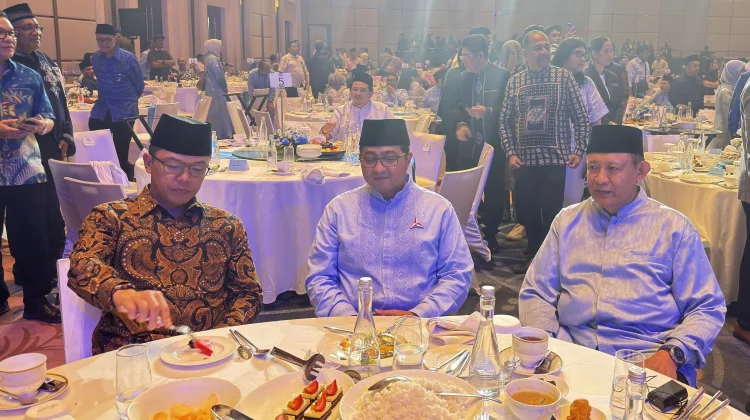 Gubernur Gusnar – Sekjen Gerindra Sugiono Bertemu