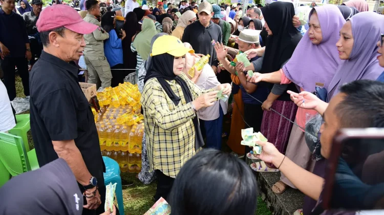 Ribuan Warga Boalemo Serbu Pasar Murah Bersubsidi Pemprov Gorontalo