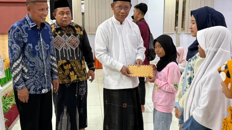 Kemenag Kabgor Salurkan 500 Paket Ramadan untuk Siswa Madrasah