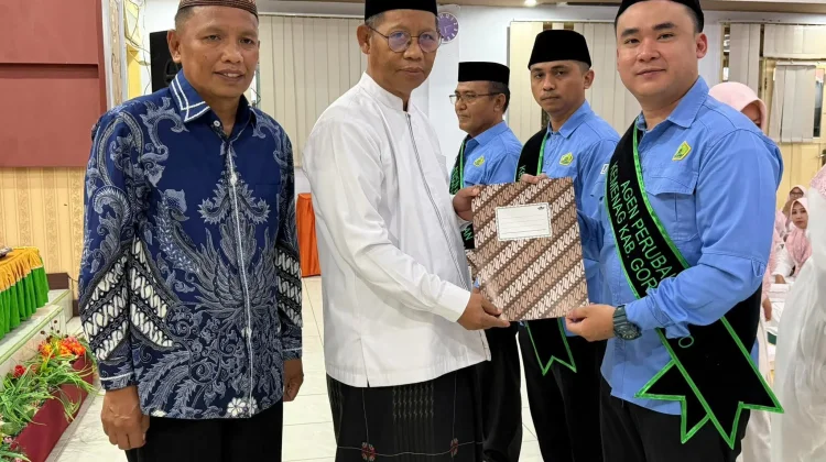 Kemenag Gorontalo Anugerahkan Agen Perubahan bagi Tiga ASN