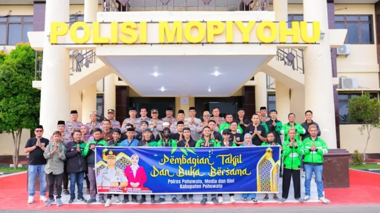 Polres Pohuwato Gandeng Ojol dan Media Berbagi Takjil Ramadan