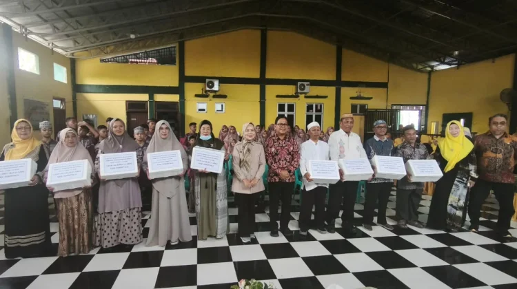 DKP Salurkan Bahan Baku Ikan untuk LKSA di Kabupaten Gorontalo
