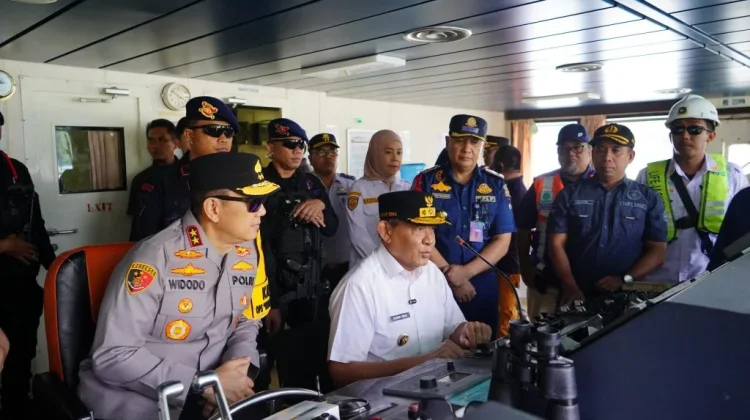 Kapolda dan Gubernur Gorontalo Tinjau Kesiapan Mudik di Pelabuhan
