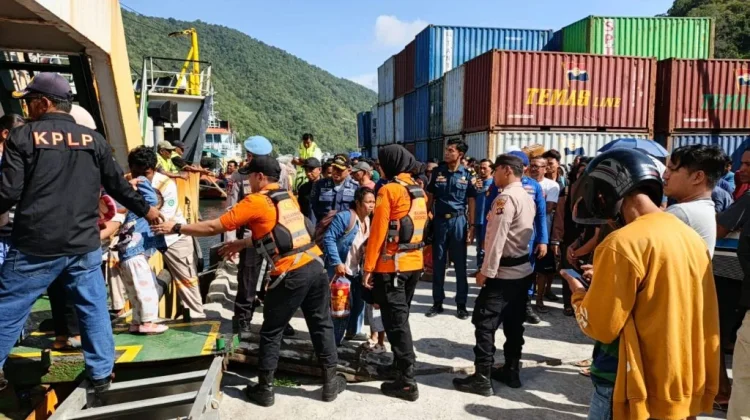 Polairud Amankan Kedatangan KM Sabuk Nusantara 59 di Gorontalo