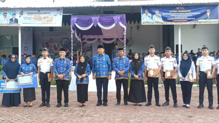 Enam Orang PNS Dinas Perhubungan Terima SK