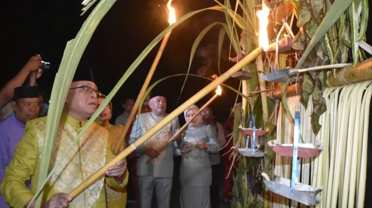 Diawali dengan Doa Haul, Pemkab Gorontalo Gelar Tradisi Tumbitohe