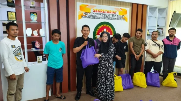 DWP Setwan Gorontalo Berbagi Sembako ke Tenaga Outsourcing
