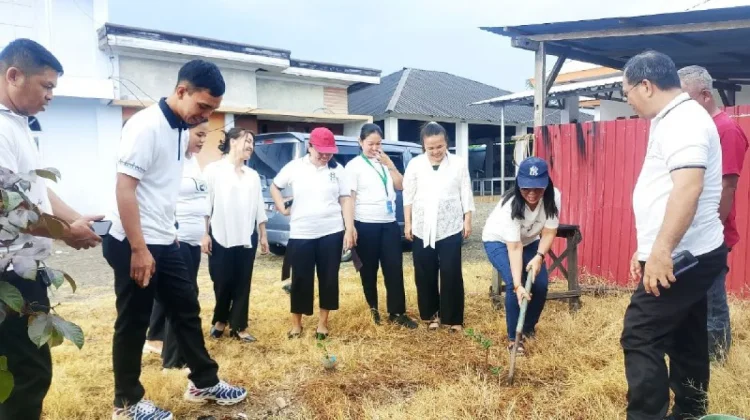 Kanwil Kemenag Gorontalo Tanam Pohon, Wujudkan Program Ekoteologi