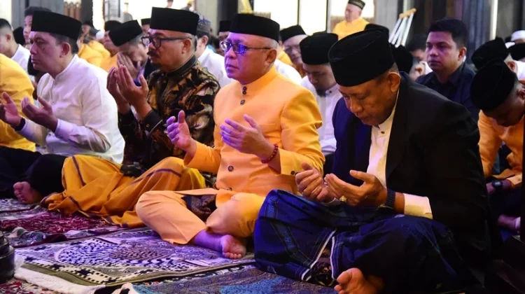 Gubernur dan Forkopimda Laksanakan Salat Idulfitri di Masjid Agung Baiturrahman