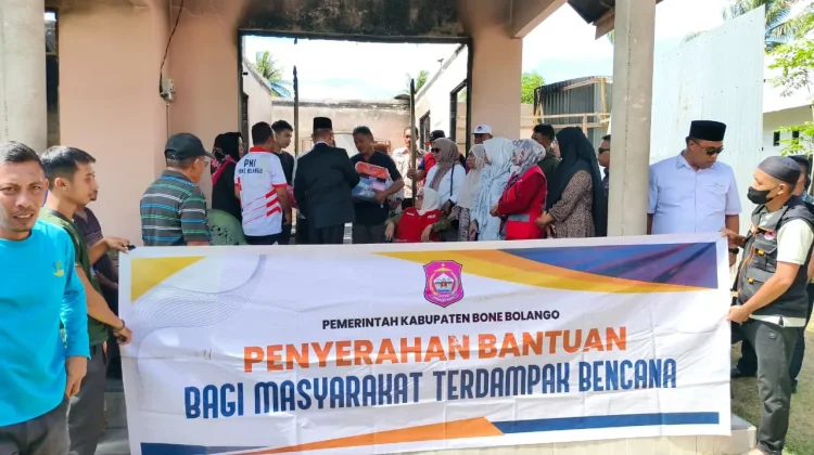 Pemkab Bone Bolango Gerak Cepat Salurkan Bantuan Korban Kebakaran