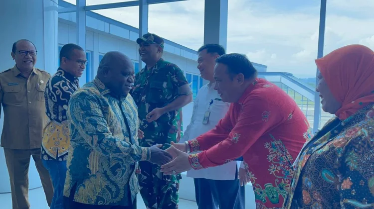 MenHAM Natalius Pigai Tiba di Gorontalo, Siapkan Penguatan Kapasitas HAM
