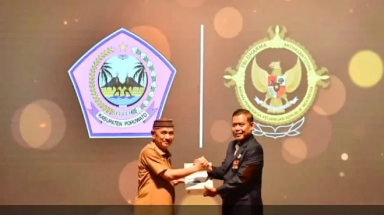 Bupati Pohuwato Serahkan LKPD 2025