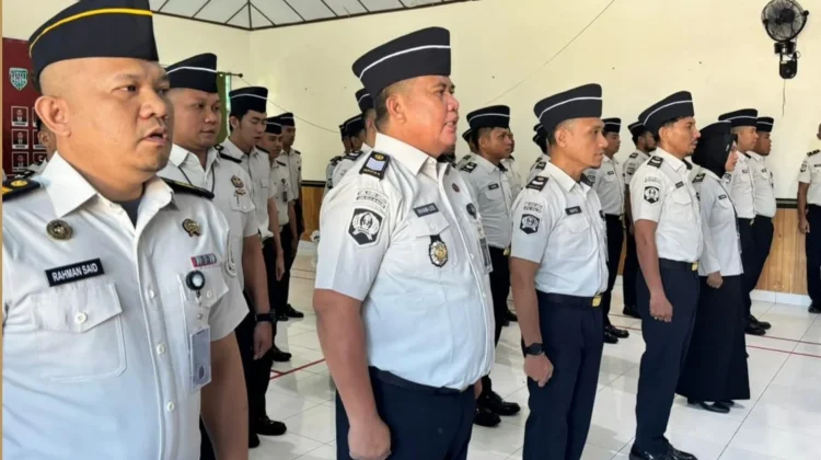 Puluhan Pegawai Lapas Boalemo Terima SK Kenaikan Pangkat