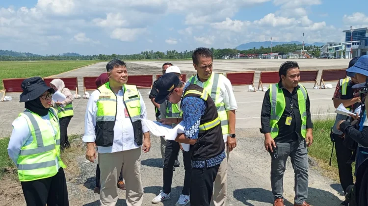 Dukung Embarkasi Haji Penuh, Komisi III Tinjau Proyek Apron Bandara Djalaluddin