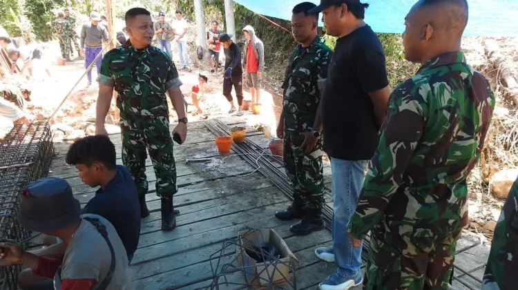 Tinjau Pembangunan Jembatan, Danrem Tekankan Ini
