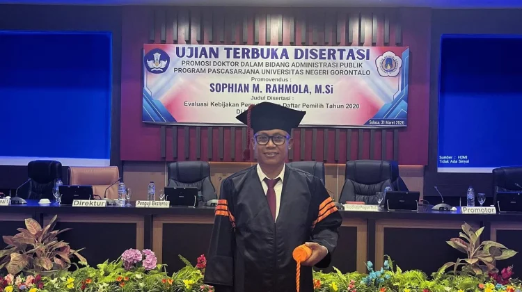 Sophian M. Rahmola, Doktor Pertama Gorontalo Disertasi Pemutakhiran Daftar Pemilh