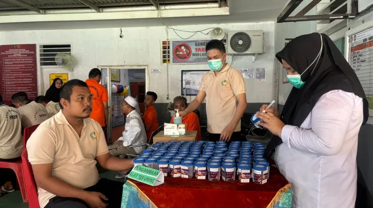 Pegawai-Warga Binaan Lapas Kelas IIA Gorontalo Jalani Tes Urine, Hasilnya Negatif