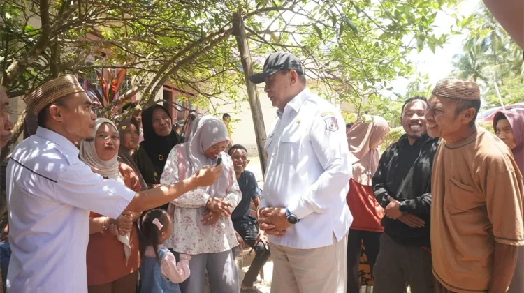 Sapa Warga Transmigran, Gubernur Gusnar Terima Keluhan Harga Jagung
