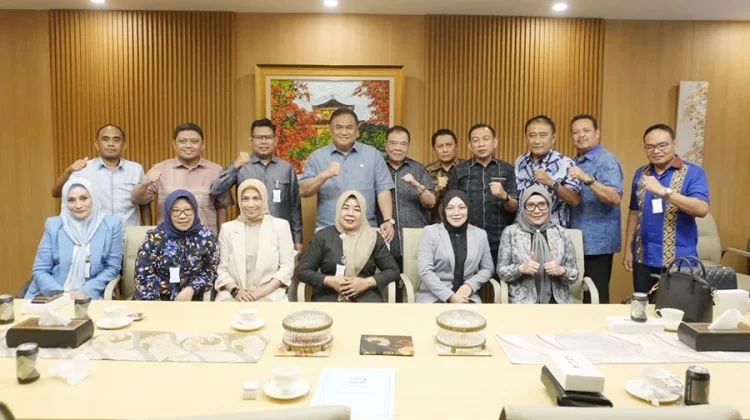 DPRD Gorontalo Bahas Isu Strategis Bersama Rachmat Gobel