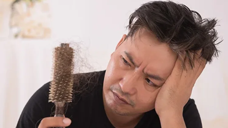 Rambut Rontok Bisa Jadi Tanda Penyakit Serius