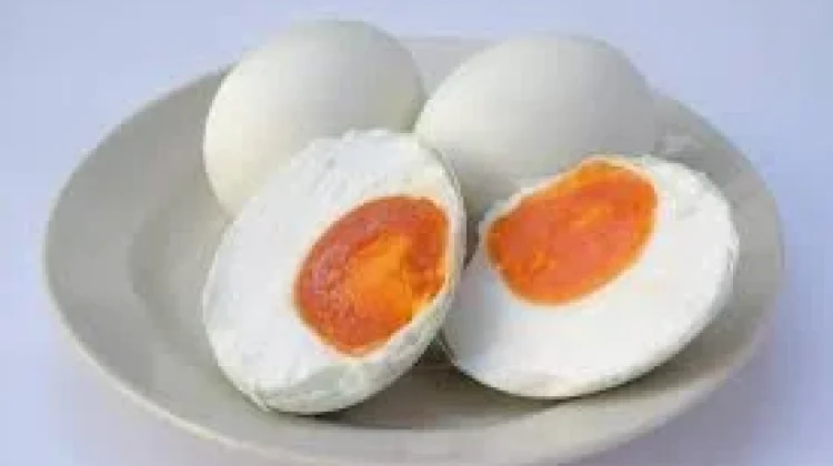 Telur Asin, Ini Bahayanya jika Dikonsumsi Secara Berlebihan