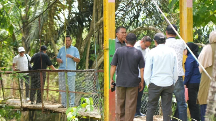 Komisi III Tinjau Infrastruktur Jembatan Gantung di Bongo Tiga