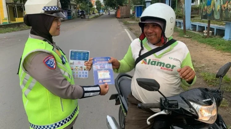 Satlantas Polres Gorontalo Tekan Kecelakaan lewat Edukasi Langsung Pengendara
