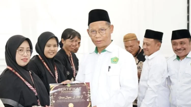 Kakanwil Kemenag Gorontalo Apresiasi Guru MTsN 1 Pohuwato