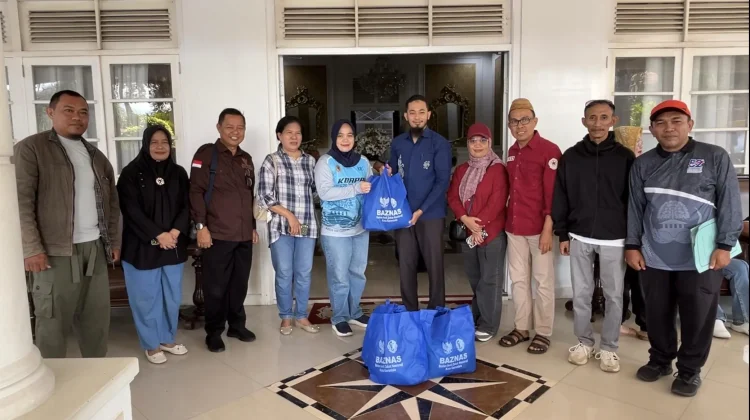 Salurkan Bantuan  tanpa Kumpul Warga, Bukti Wali Kota Adhan Anti Pencitraan
