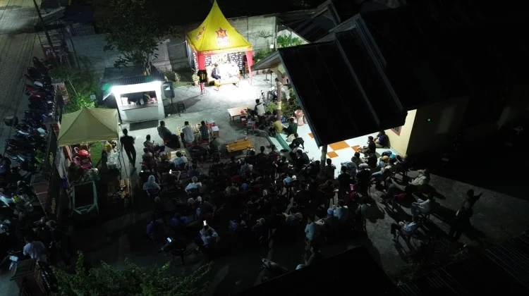 Nongkrong Sambil Belajar Mengaji