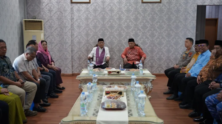 Disambut Adat Mopotilolo, Ini Profil Kajati Gorontalo yang Baru