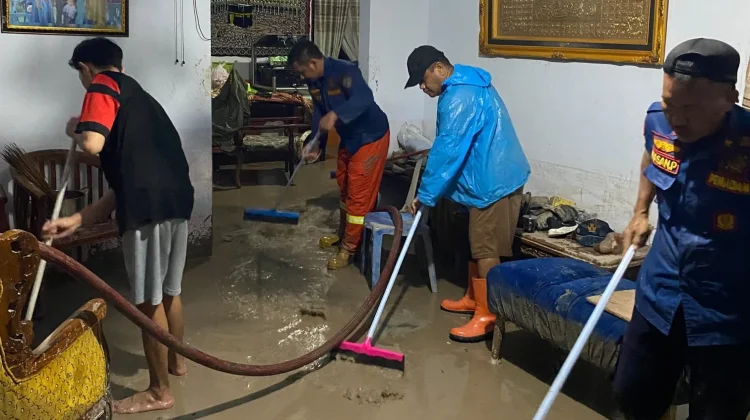 BPBD Imbau Warga Waspadai Banjir dan Longsor