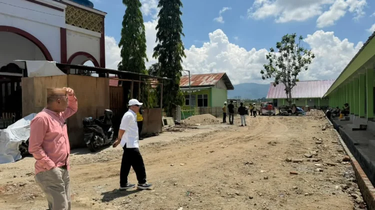 Kakankemenag Kabgor Tinjau Renovasi MIS Al-Muhaimin