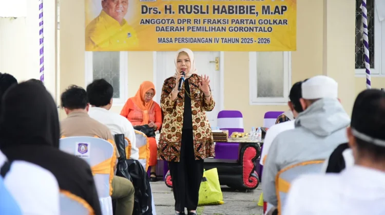 Wagub Gorontalo Salurkan Bantuan Rusli Habibie untuk KPA dan KPJ