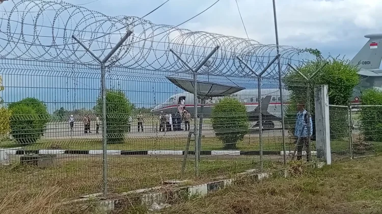 Presiden Prabowo Tiba di Gorontalo, Disambut Adat Mopotilolo