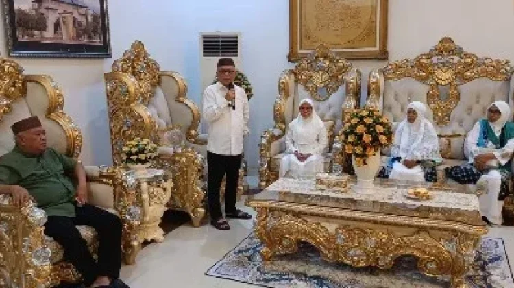 Lepas Enam JCH Kloter 28, Ini Pesan Bupati Sofyan Puhi