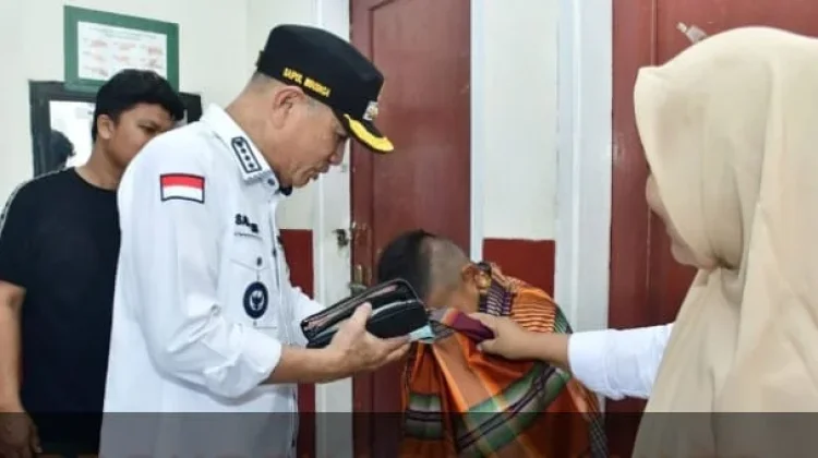Bupati Pohuwato Tinjau Khitanan Massal di Gerbang SIAAP